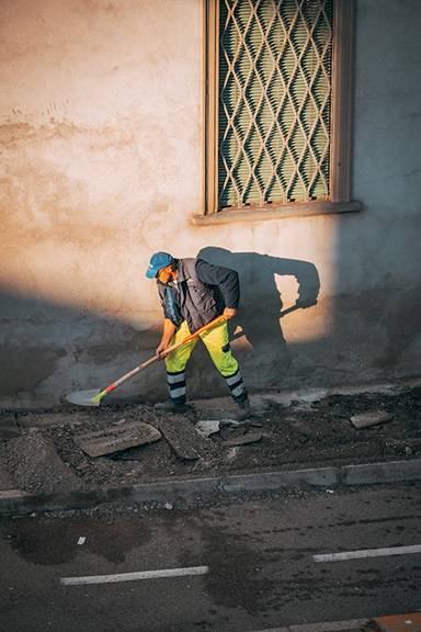 man-working-outside-comp